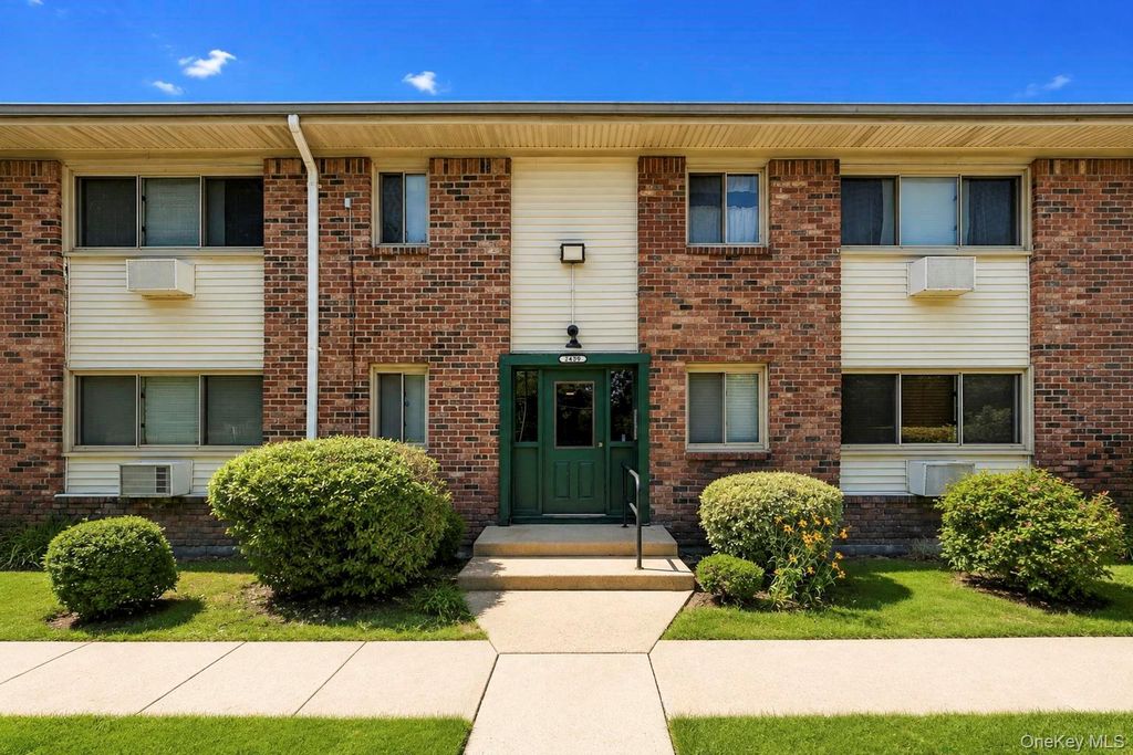 2439 Union Boulevard 3A, Islip, NY 11751