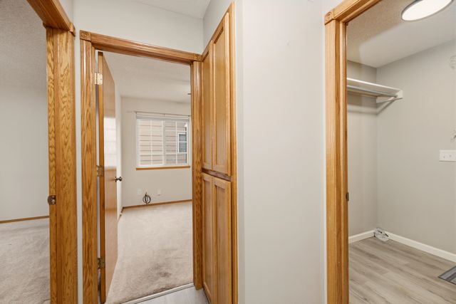 882 S Bedford Ct, Wichita, KS 67207