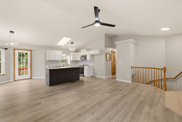 882 S Bedford Ct, Wichita, KS 67207