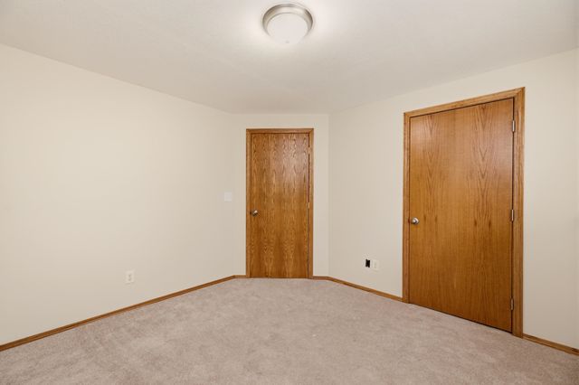 882 S Bedford Ct, Wichita, KS 67207