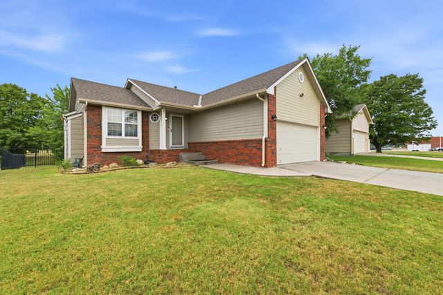 882 S Bedford Ct, Wichita, KS 67207