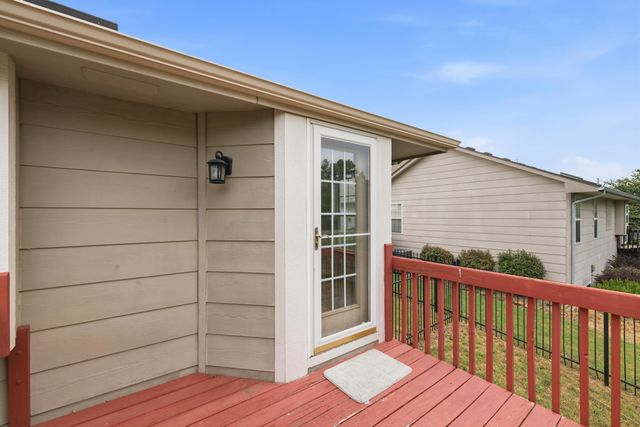 882 S Bedford Ct, Wichita, KS 67207