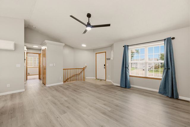 882 S Bedford Ct, Wichita, KS 67207