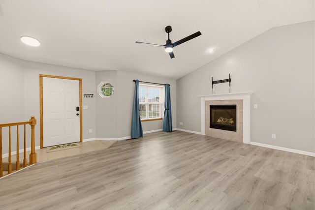 882 S Bedford Ct, Wichita, KS 67207