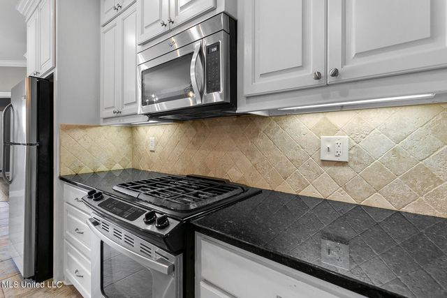 309 Emerald Way, Brandon, MS 39047