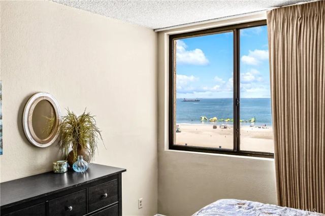 1140 E Ocean 228, Long Beach, CA 90802