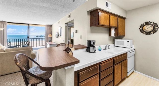 1140 E Ocean 228, Long Beach, CA 90802