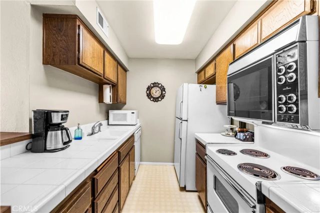 1140 E Ocean 228, Long Beach, CA 90802