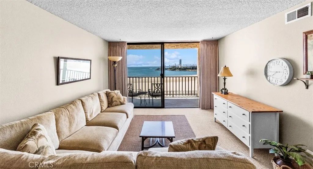 1140 E Ocean 228, Long Beach, CA 90802