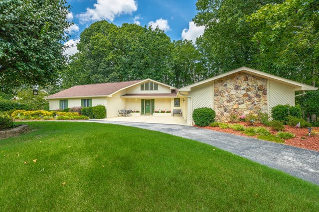 6422 Lake Shadows Circle, Hixson, TN 37343