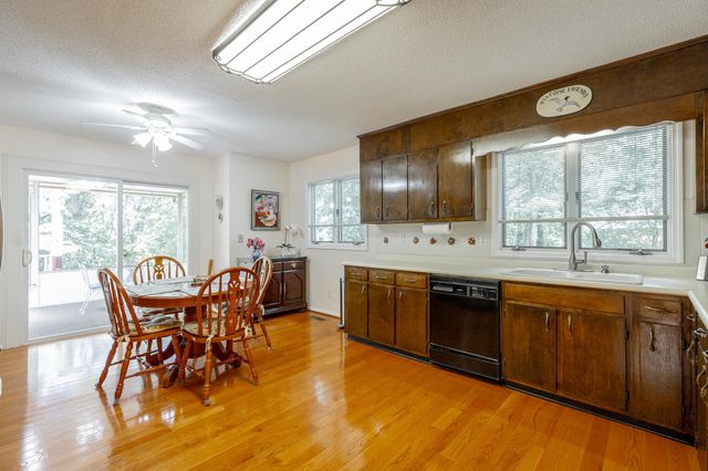 6422 Lake Shadows Circle, Hixson, TN 37343