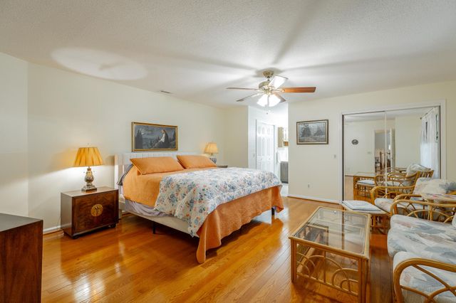 6422 Lake Shadows Circle, Hixson, TN 37343