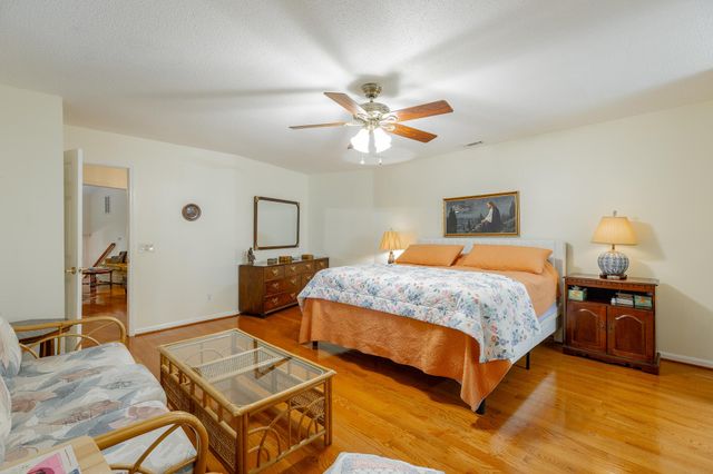 6422 Lake Shadows Circle, Hixson, TN 37343