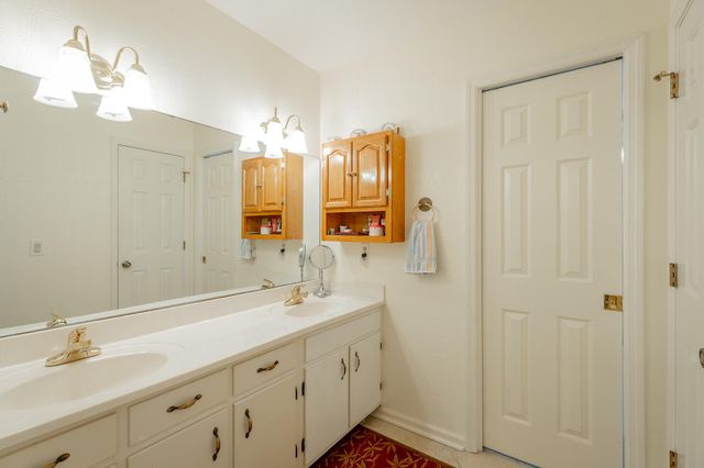 6422 Lake Shadows Circle, Hixson, TN 37343