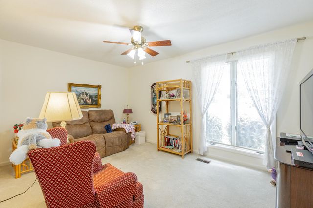 6422 Lake Shadows Circle, Hixson, TN 37343