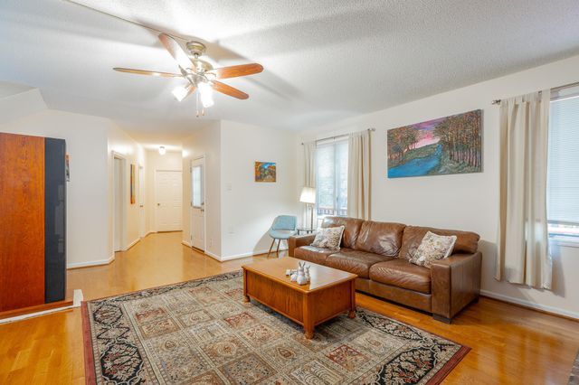 6422 Lake Shadows Circle, Hixson, TN 37343