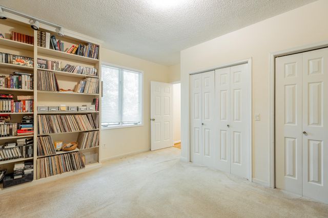 6422 Lake Shadows Circle, Hixson, TN 37343