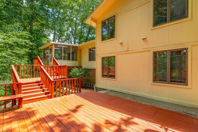 6422 Lake Shadows Circle, Hixson, TN 37343