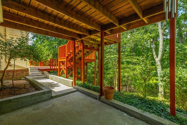 6422 Lake Shadows Circle, Hixson, TN 37343