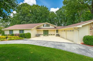 6422 Lake Shadows Circle, Hixson, TN 37343
