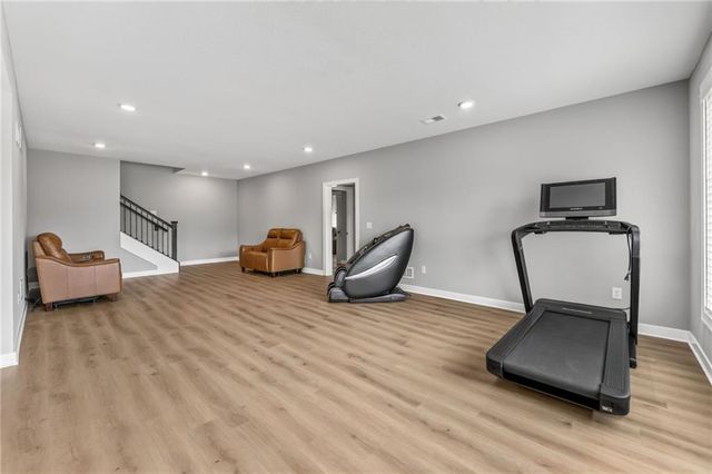 7029 N Cambridge Avenue, Kansas City, MO 64119