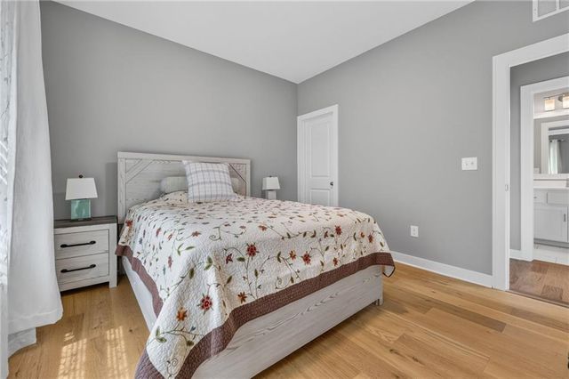 7029 N Cambridge Avenue, Kansas City, MO 64119