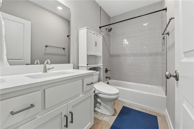 7029 N Cambridge Avenue, Kansas City, MO 64119
