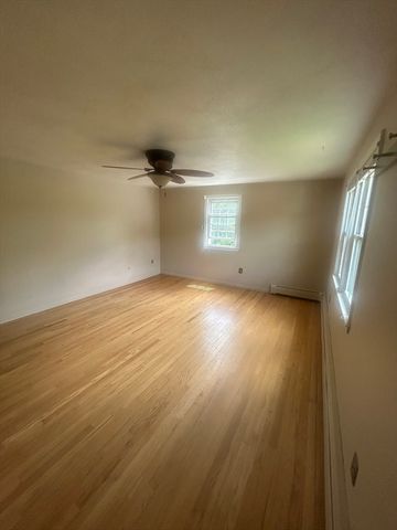 17 Bandy Ln, Milford, MA 01757