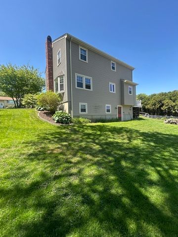 17 Bandy Ln, Milford, MA 01757