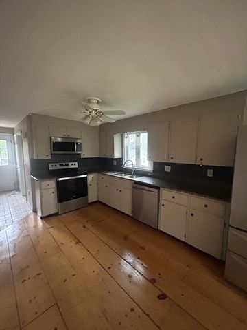 17 Bandy Ln, Milford, MA 01757