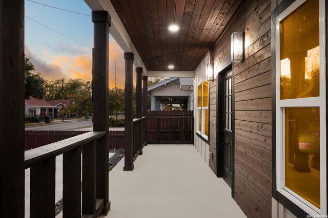 1515 W KINGS HWY, San Antonio, TX 78201