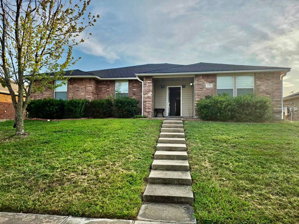 1217 Evergreen Street, Royse City, TX 75189