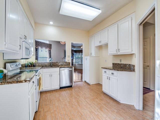 9981 Waterfront Trail, Rowlett, TX 75087