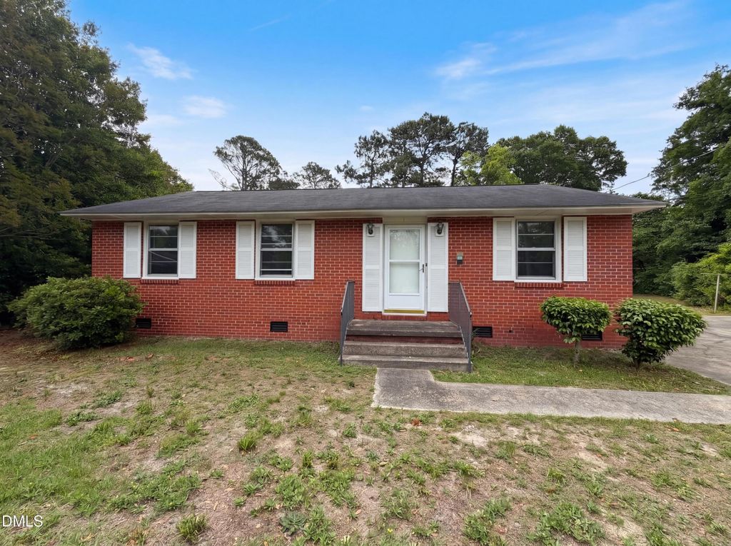 415 Buie Court, Fayetteville, NC 28304