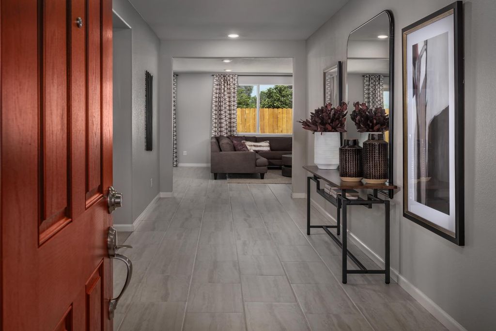 3215 Lourdes Avenue, Clovis, CA 93619