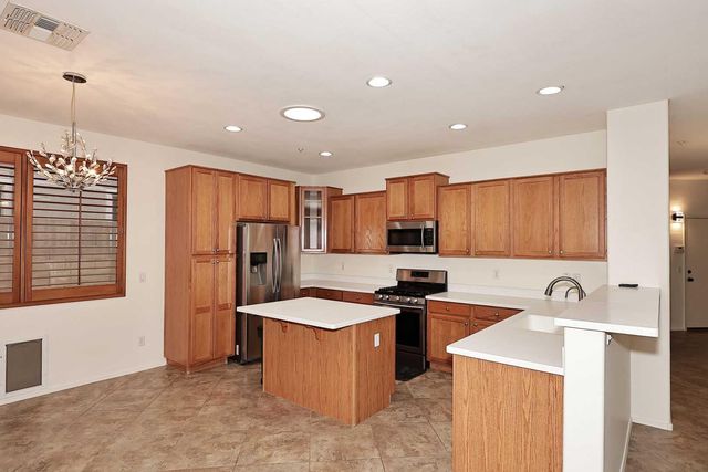 7054 W Eagle Ridge Lane, Peoria, AZ 85383