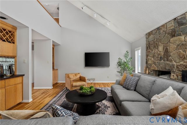 309 Cheswick Ln, Henrico, VA 23229