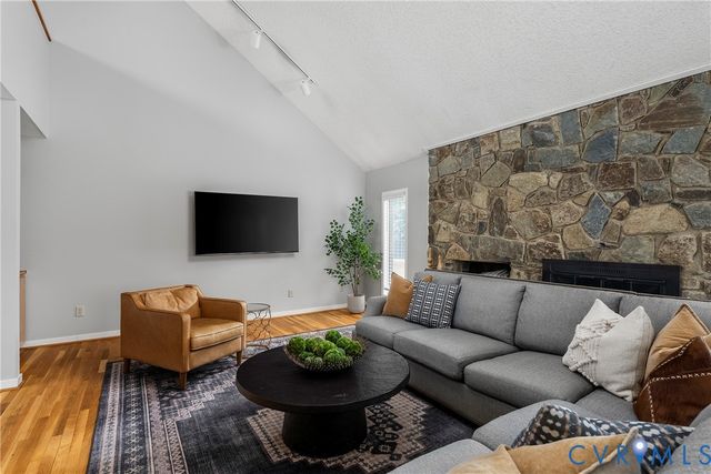 309 Cheswick Ln, Henrico, VA 23229