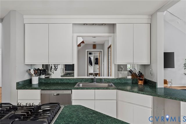 309 Cheswick Ln, Henrico, VA 23229