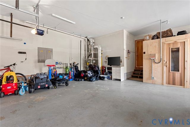 309 Cheswick Ln, Henrico, VA 23229