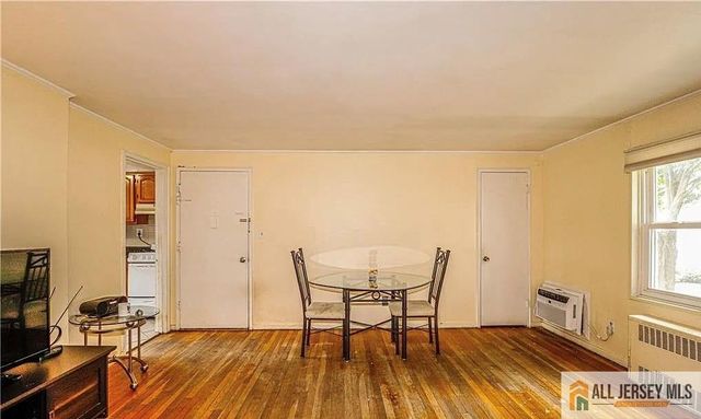 28 B Garfield Park 2802, Edison, NJ 08837