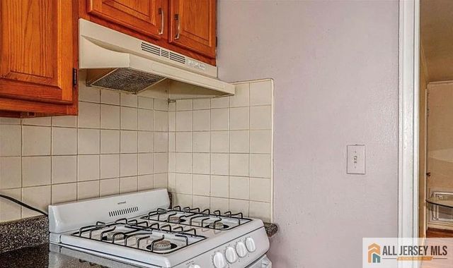 28 B Garfield Park 2802, Edison, NJ 08837