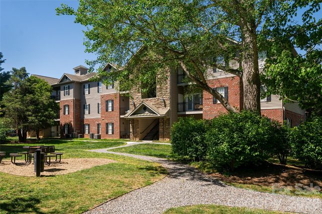 132 Appeldoorn Circle, Asheville, NC 28803