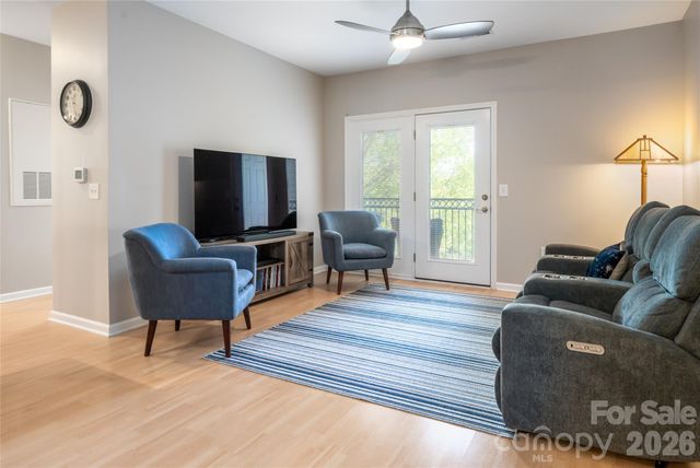 132 Appeldoorn Circle, Asheville, NC 28803