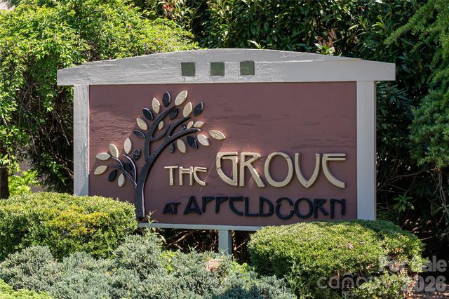 132 Appeldoorn Circle, Asheville, NC 28803