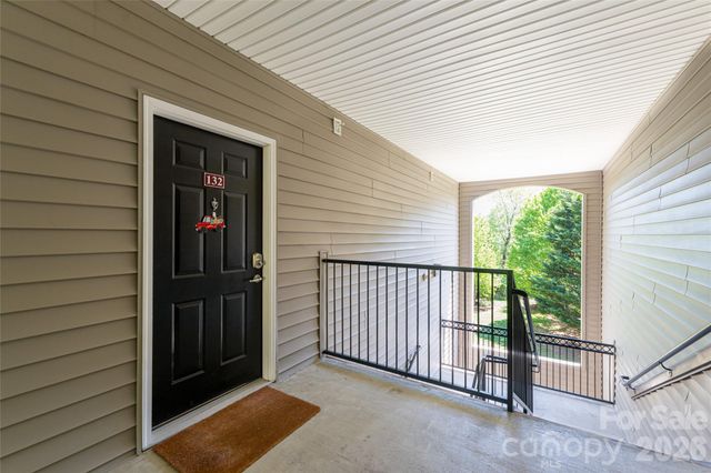 132 Appeldoorn Circle, Asheville, NC 28803