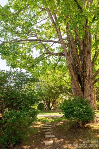 132 Appeldoorn Circle, Asheville, NC 28803