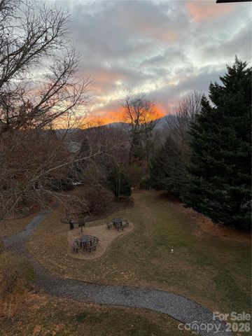 132 Appeldoorn Circle, Asheville, NC 28803