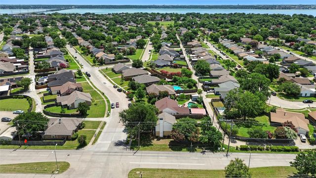 8702 Davis Street, Rowlett, TX 75088