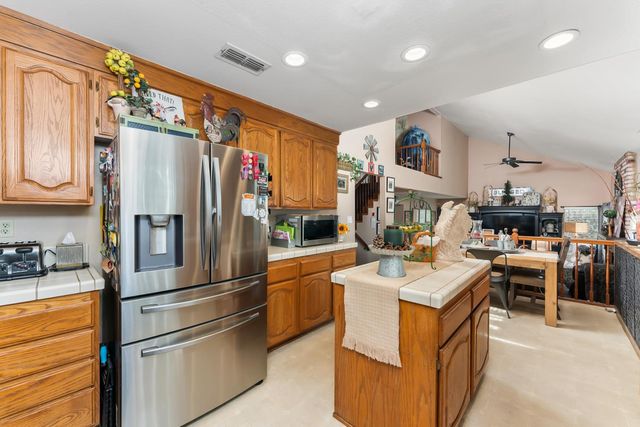 5610 Sickle Ct, Elk Grove, CA 95758